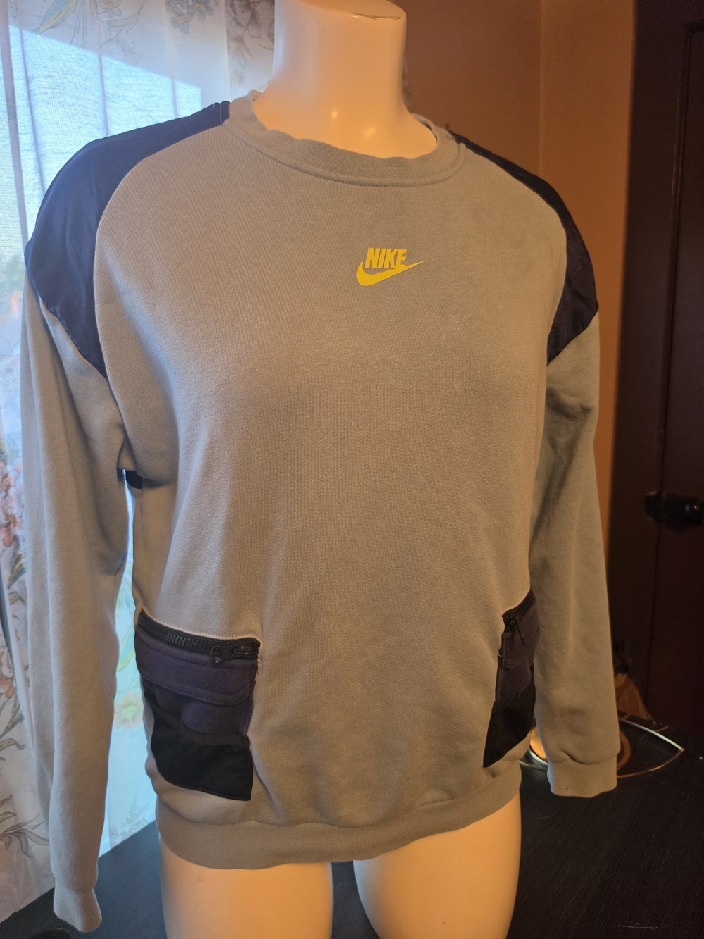 Nike Crewneck Sweatshirt with Navy Accents